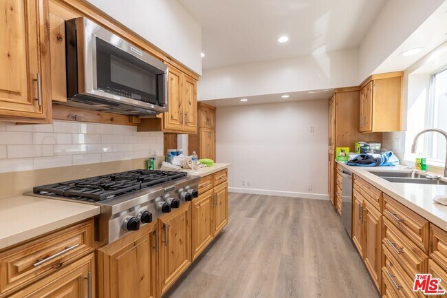 Building Photo - 1509 Greenfield Ave