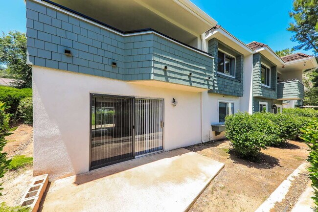 Building Photo - Modern 3 Bed / 2 Bath Turnkey Home with Exceptional Amenities!