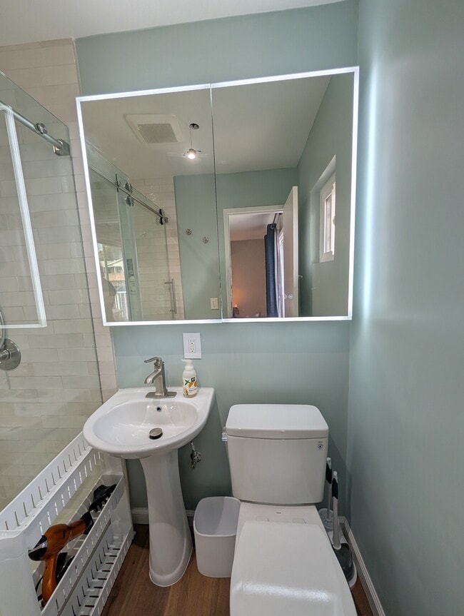 Building Photo - 8274 Beaver Lake Dr