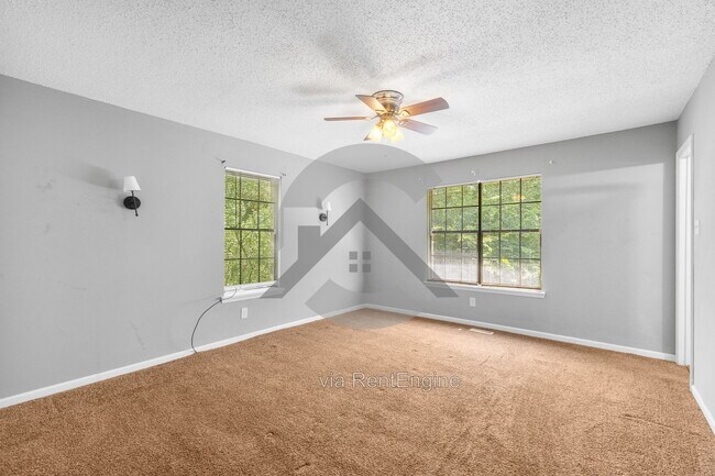 Building Photo - 108 Robin Ln