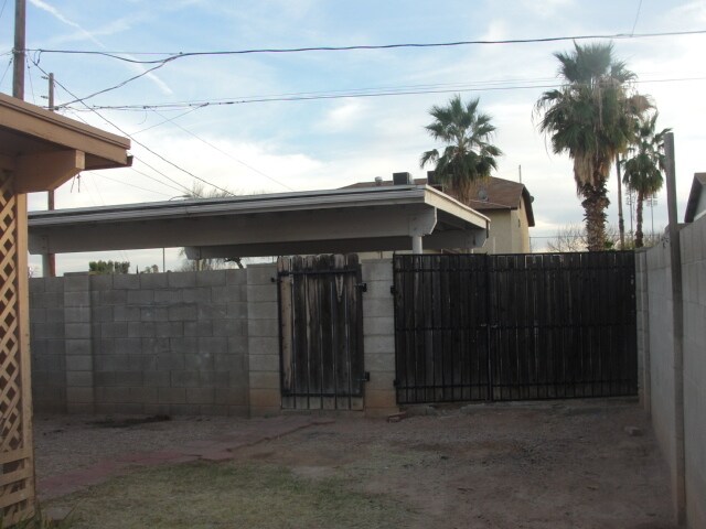 RV Gate & Carport - 121 E 14th Pl