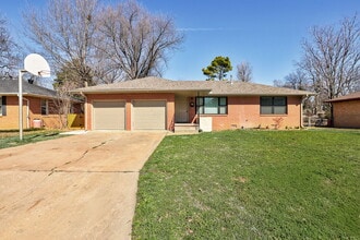 Building Photo - 1219 Leslie Ln