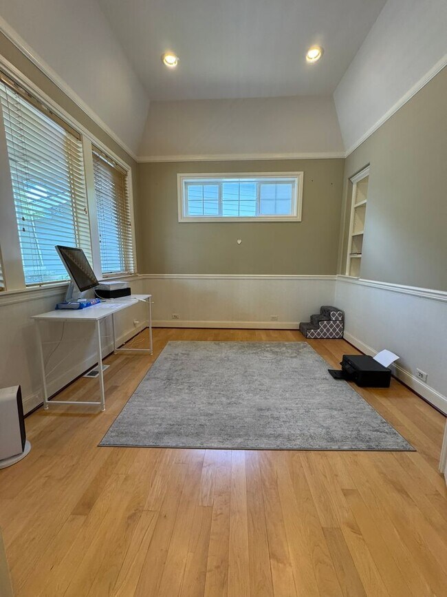 Building Photo - 4bd/2.5ba Sammamish Home