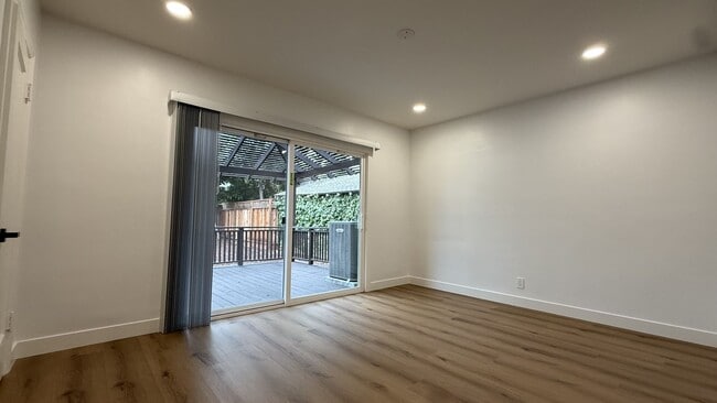 Building Photo - 3BD/2BA - Charming Updated Rose Garden Home Near The Alameda