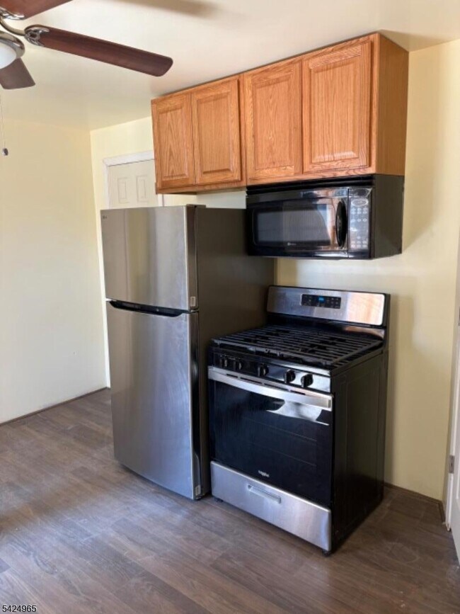 Building Photo - 7 Filmore St