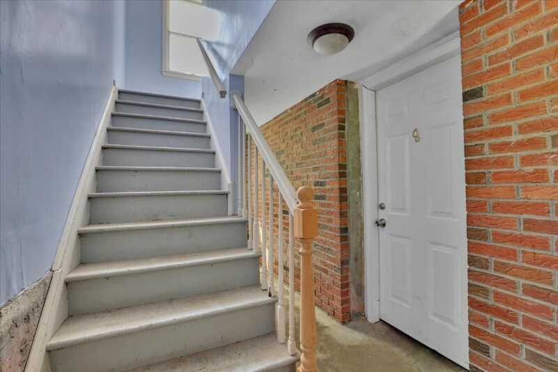 Building Photo - 1580 Hartford-New London Turnpike