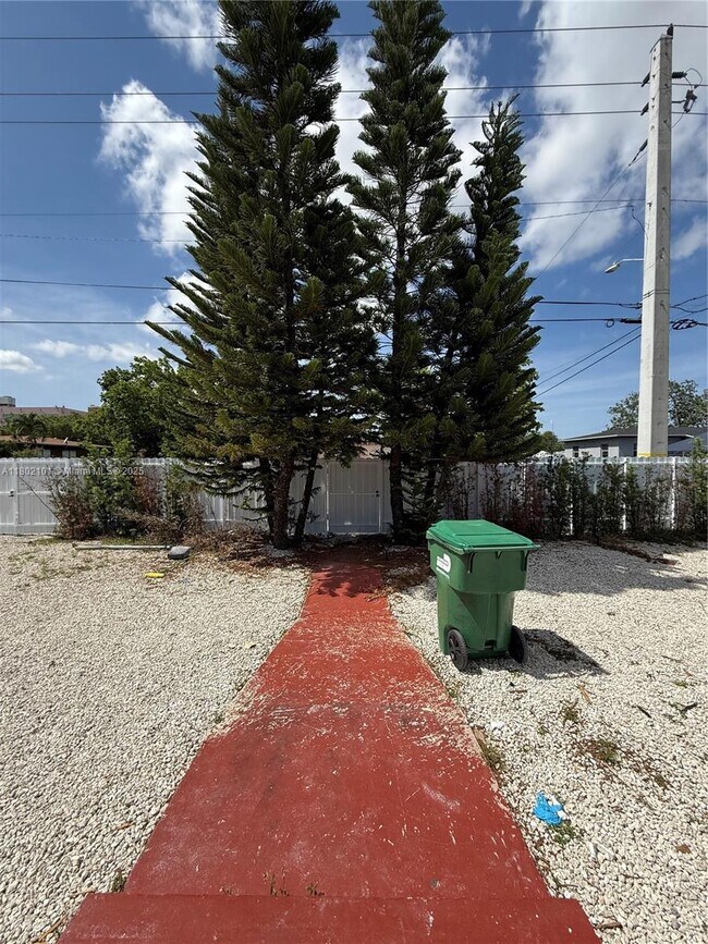Building Photo - 2460 NW 61st St
