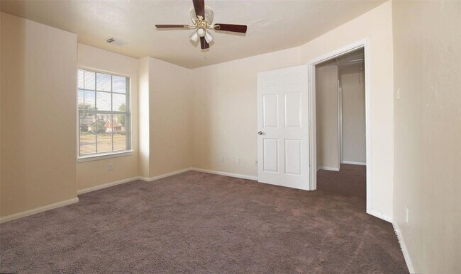 Building Photo - 11148 Opatrny Meadows Ln