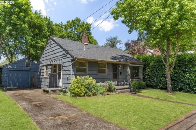 Building Photo - Super Cute 2 Bedroom House in Portland wit...