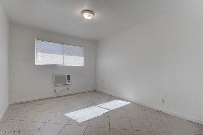 Building Photo - 5396 S Swenson St