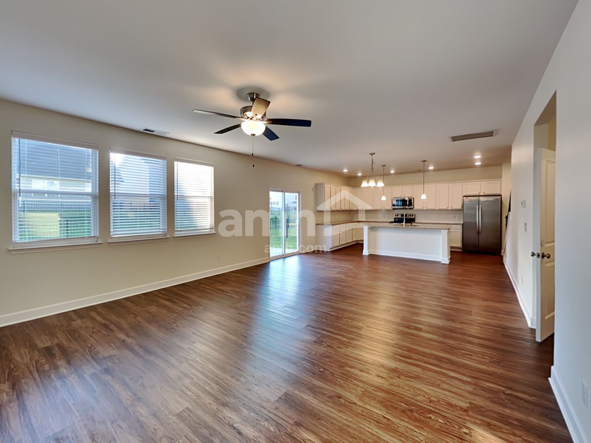 Building Photo - 4510 Tarpon Dr