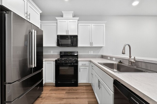 Building Photo - $500 gift card with lease signed by 10/1/25