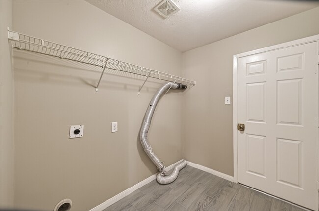 Building Photo - 17250 Cricketbriar Ct