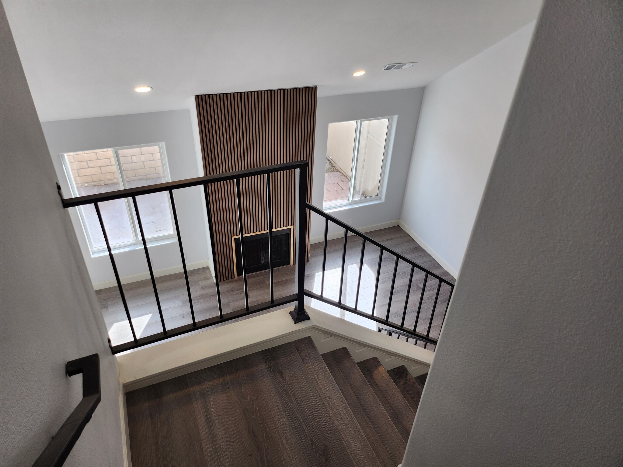 Building Photo - 1379 S Park Ave