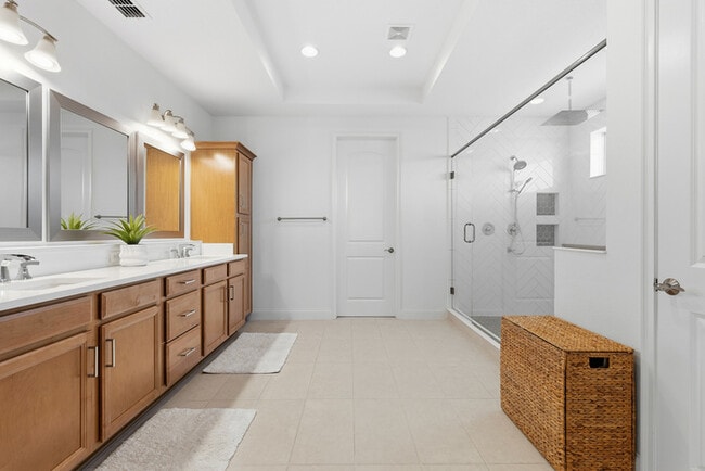 Building Photo - Luxury 5-Bedroom Residence in Eagle Creek with Indoor-Outdoor Living