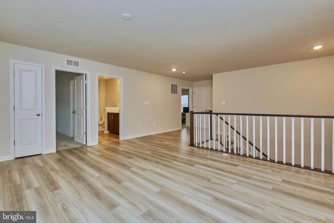 Building Photo - 1006 Shenandoah View Pkwy