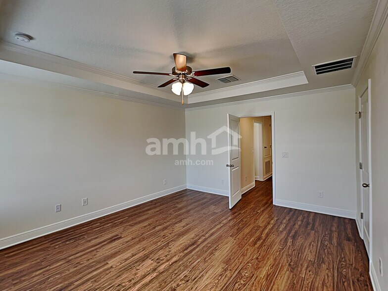 Building Photo - 1248 Sky Lks Dr