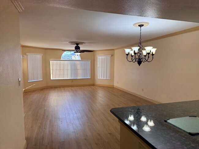 Building Photo - 2498 Sweetwater Club Cir