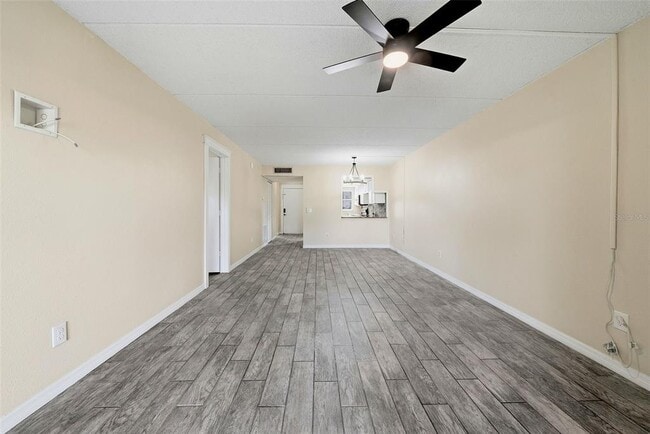 Building Photo - 3821 N Oak Dr
