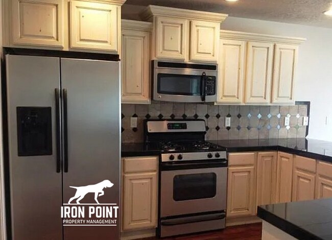 Building Photo - NW Meridian 3bed/2.5 bath w/3 car garage and fenced yard.