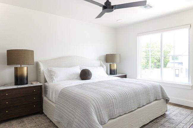 Building Photo - 279 N Richards Ave