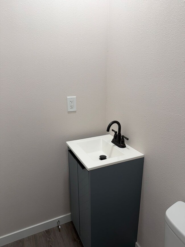 Building Photo - Updated 3 bedroom 2 bathroom house in Dexter!