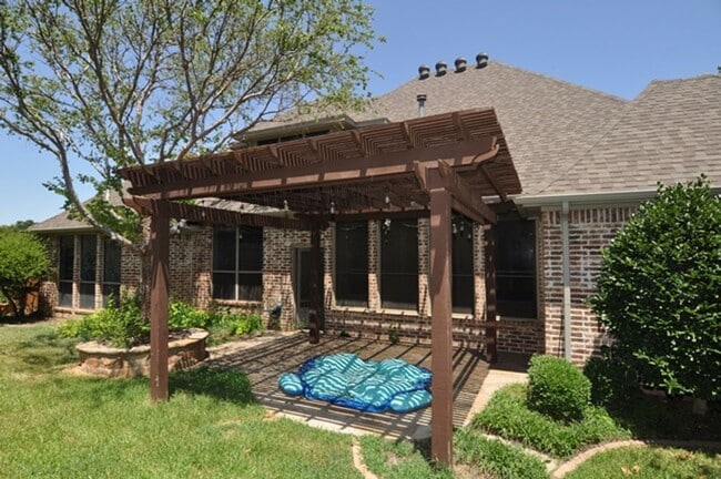 Building Photo - COMING SOON/VIEW NOW - Stunning 4-Bedroom Home in NRH with Media Room, Sunroom & Lawn Care Included!