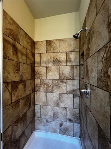 Building Photo - 803 Valor Ct