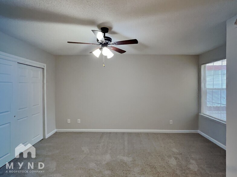 Building Photo - 1213 Waterville Ct