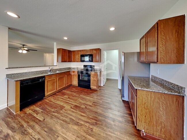 Building Photo - 803 Windflower Dr