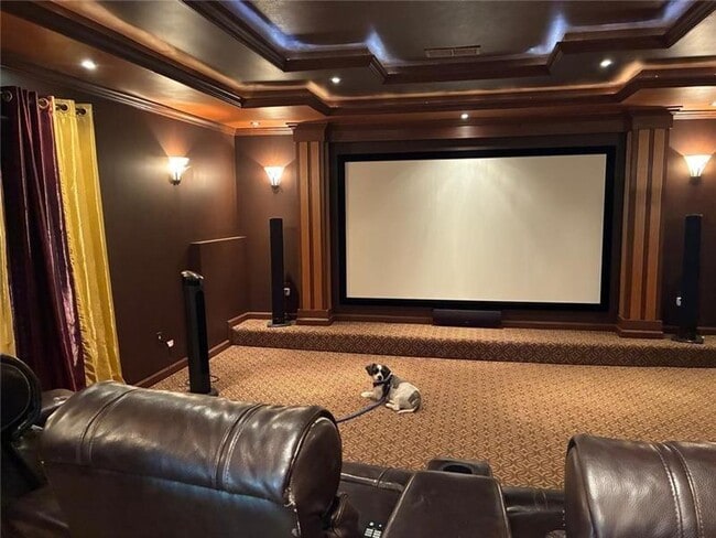 Building Photo - 1880 Manor View