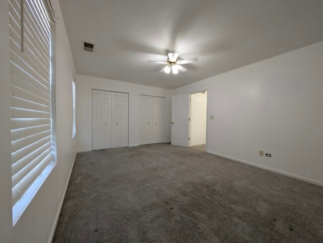 Building Photo - 2551 Oak Tree Ln