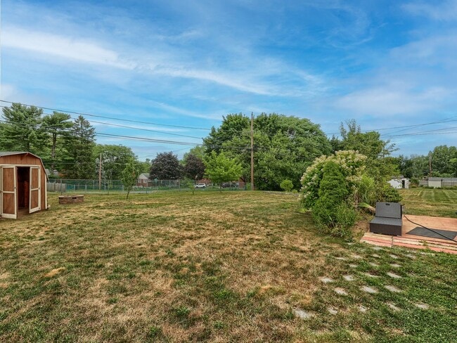 Building Photo - Adorable 2 Bedroom Single Family Home