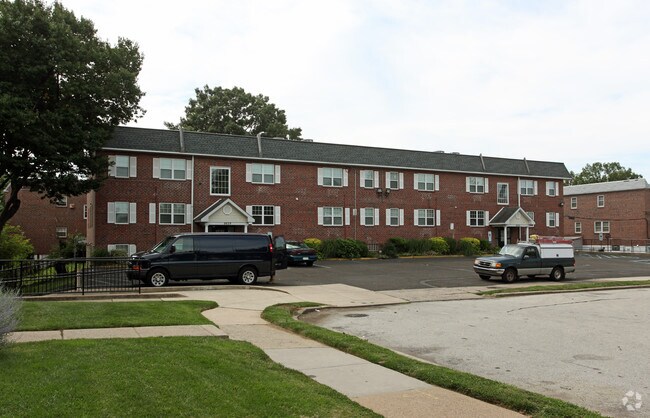 Building Photo - 4445 Kendrick St