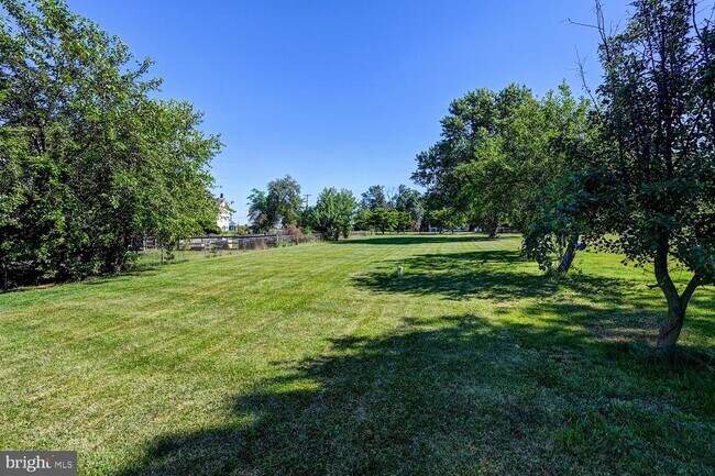 Building Photo - 5404 Arcadia Ave