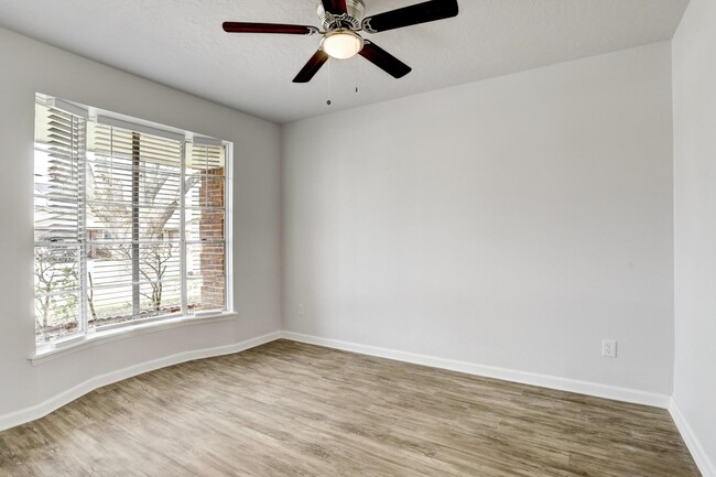 Building Photo - 5613 Armstrong