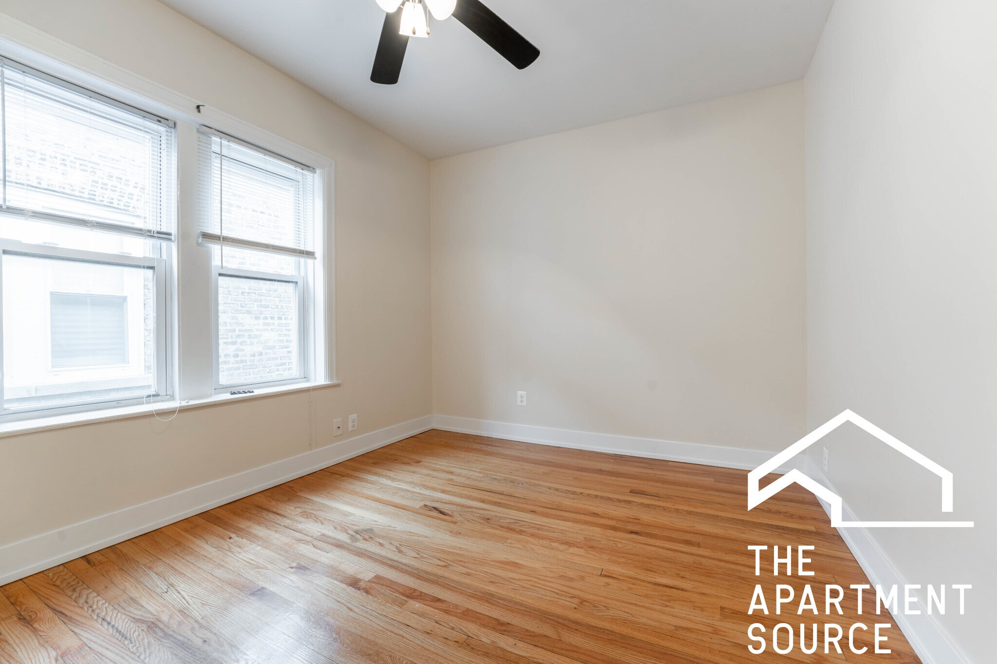 Building Photo - 4647 N Wolcott Ave