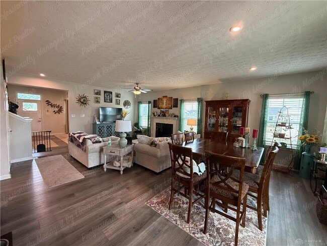 Building Photo - 2418 David Grey Cir