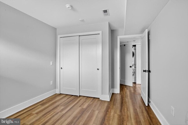 Building Photo - 3965 Lancaster Ave