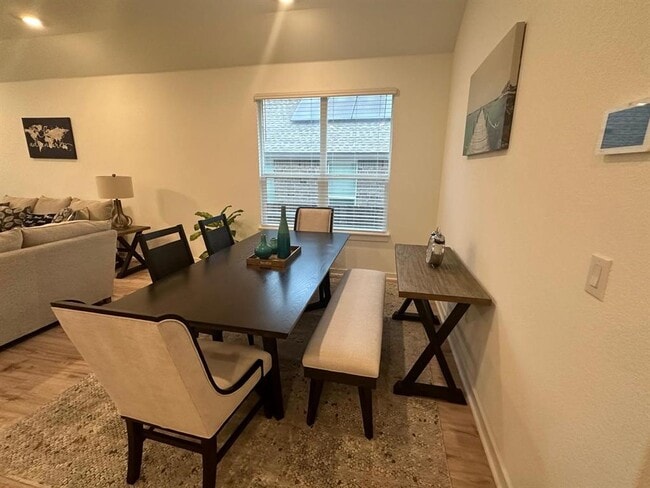 Building Photo - 421 Peace Pipe Way