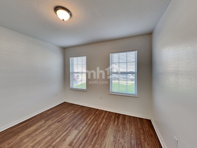 Building Photo - 5010 Windbourne Way