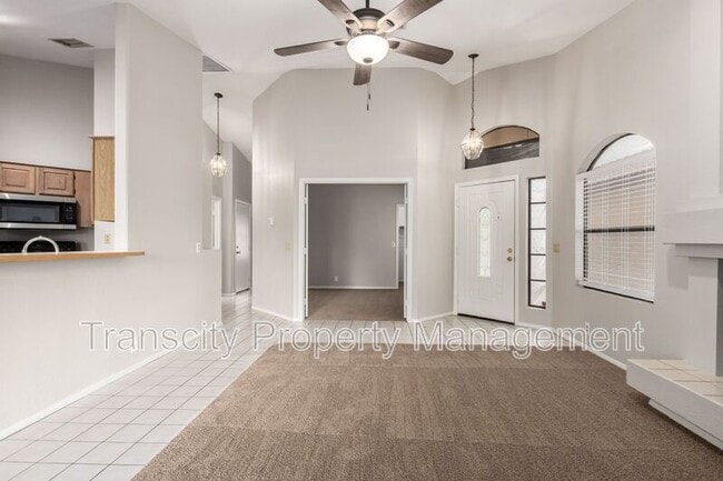 Building Photo - 16042 S 44th Pl