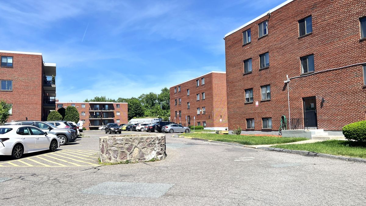 Building Photo - 400 Governors Dr