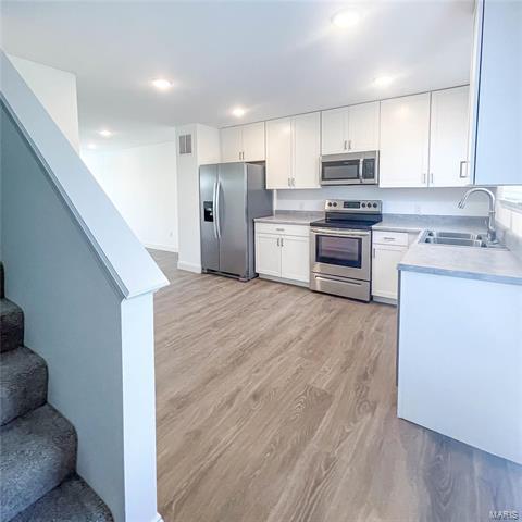 Building Photo - 115 Cardow Dr