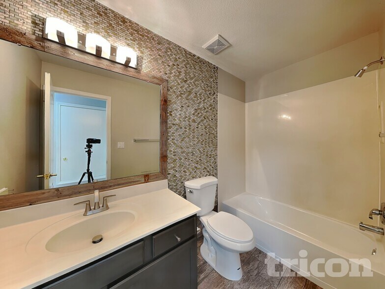 Building Photo - 5901 Storyteller Rd NW