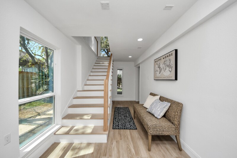Building Photo - 300 Narcissus Rd