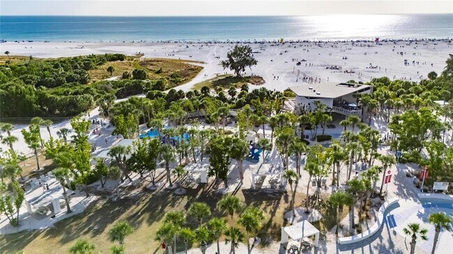 Building Photo - 2335 Oak Terrace