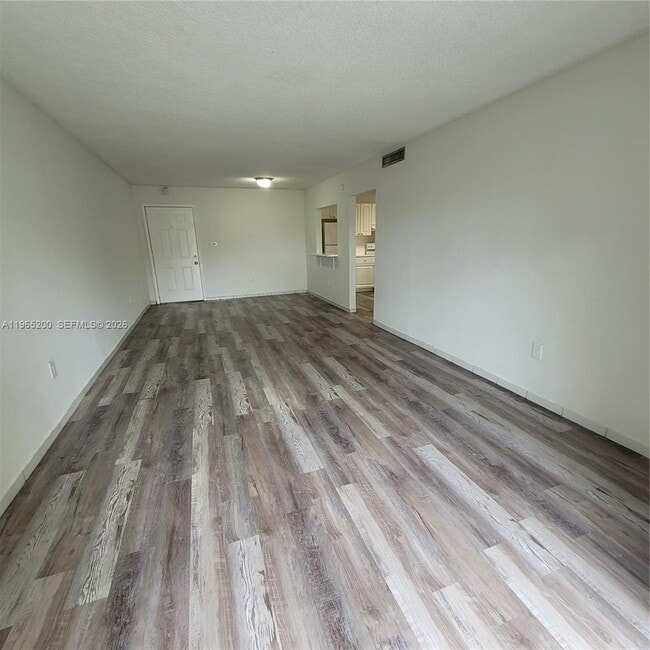 Building Photo - 5100 SW 41st St