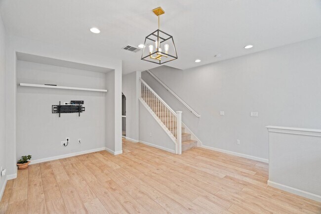 Building Photo - ONE OF THE FINEST LOCATIONS IN RIVERMARK! TASTEFULLY UPDATED | THE PARK PLAN I