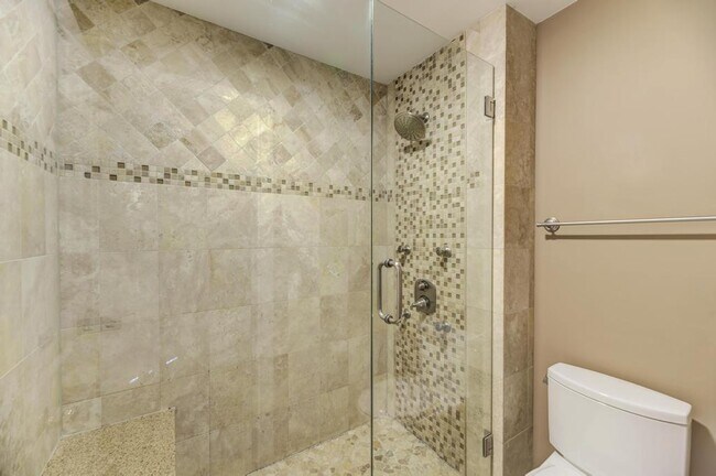 Building Photo - 3015 Kentshire Cir